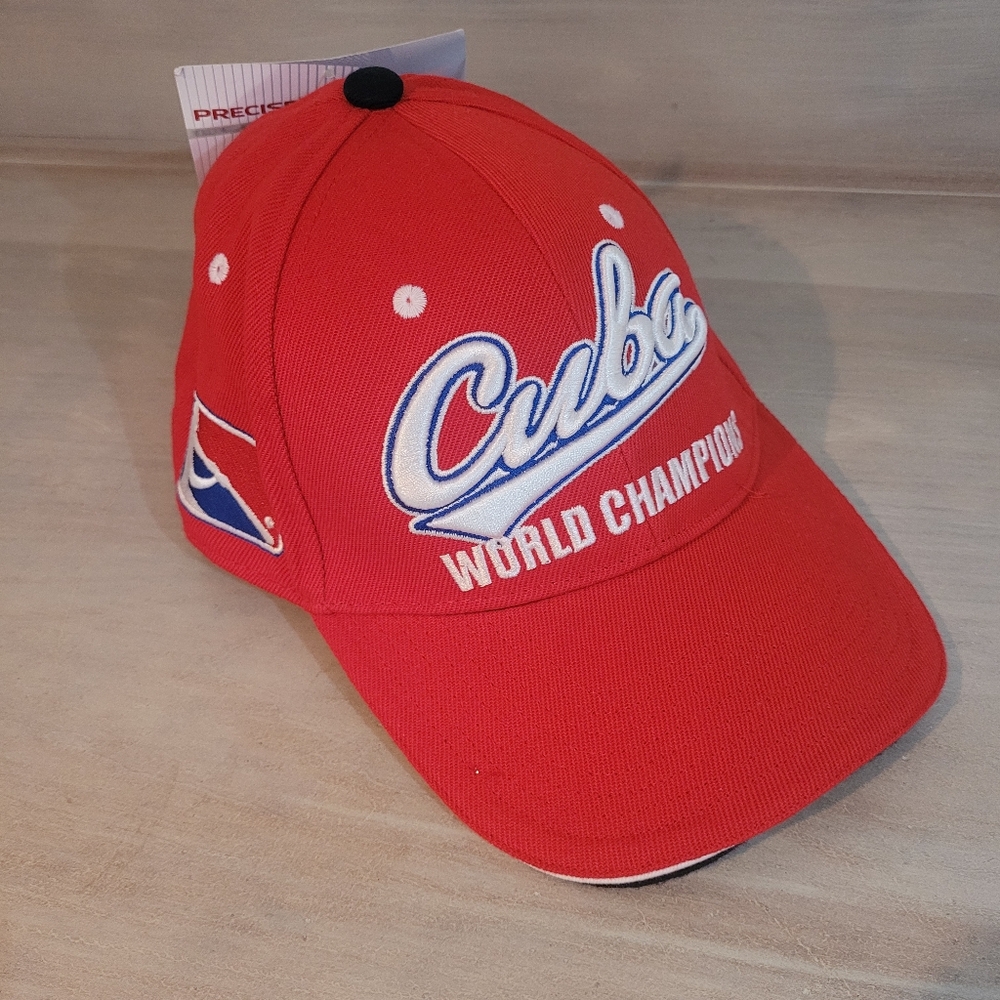 Cuba World Champions Official Merchandise Daring Imagen Baseball Cap Red NEW